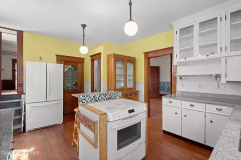 Kitchen - 211 2nd St, Wallace, ID 83873 photo 1 of 3