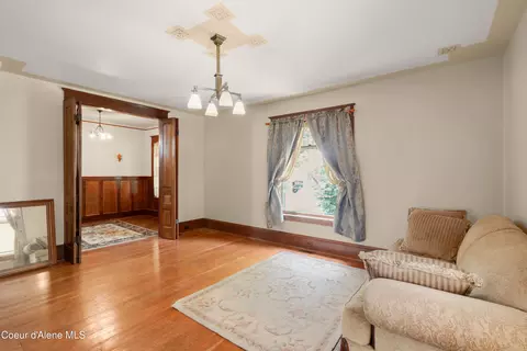 Living - 211 2nd St, Wallace, ID 83873 photo 3 of 4
