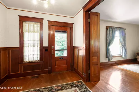 Entry Way - 211 2nd St, Wallace, ID 83873 photo 1 of 2