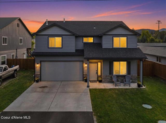 210 4th St, Dover, ID 83825