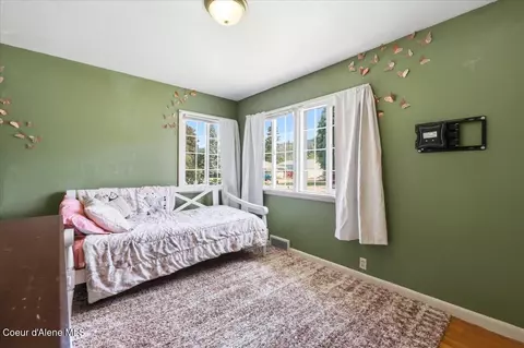 Bedroom - 1109 E Larch Ave, Osburn, ID 83849 photo 5 of 6