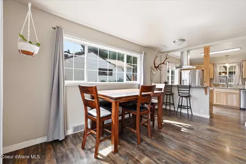 Dining - 1109 E Larch Ave, Osburn, ID 83849 photo 2 of 2