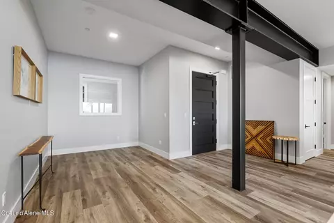 Entry Way - 802 Sandpoint Ave # 8202 & 8201, Sandpoint, ID 83864 photo 1 of 3