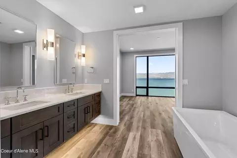 Bath - 802 Sandpoint Ave # 8202 & 8201, Sandpoint, ID 83864 photo 1 of 5