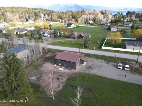 9 E Comeback Bay Ln, Sagle, ID 83860