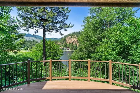 20535 N Pinehurst St, Rathdrum, ID 83858