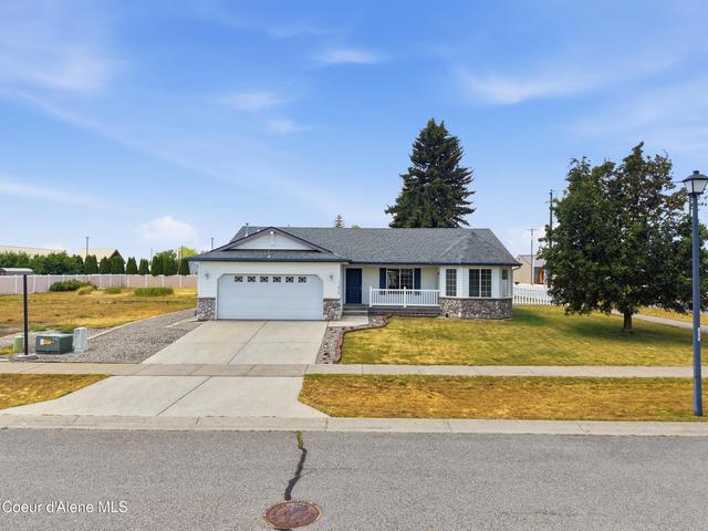 11926 N Stinson Dr, Hayden, ID 83835