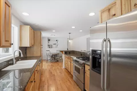 Kitchen - 12331 N Avondale Loop, Hayden, ID 83835 photo 4 of 6