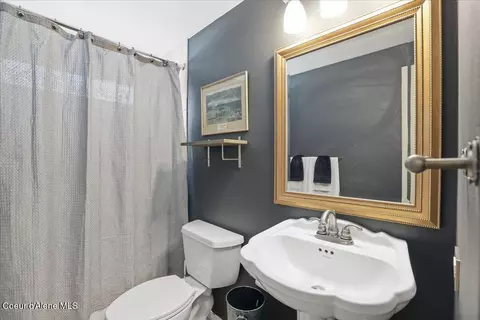 Bath - 12331 N Avondale Loop, Hayden, ID 83835 photo 2 of 3