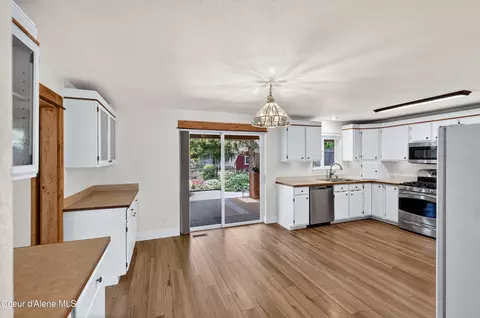 Kitchen - 3423 E 1st Ave, Post Falls, ID 83854 photo 4 of 6