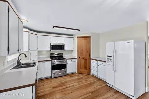 Kitchen - 3423 E 1st Ave, Post Falls, ID 83854 photo 2 of 6