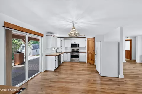Kitchen - 3423 E 1st Ave, Post Falls, ID 83854 photo 6 of 6