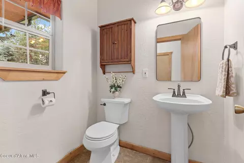 Bath - 1741 E Diagonal Rd, Rathdrum, ID 83858 photo 1 of 6