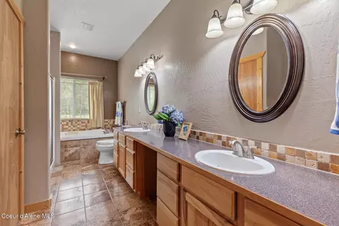 Bath - 1741 E Diagonal Rd, Rathdrum, ID 83858 photo 2 of 6