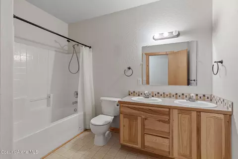 Bath - 1741 E Diagonal Rd, Rathdrum, ID 83858 photo 5 of 6