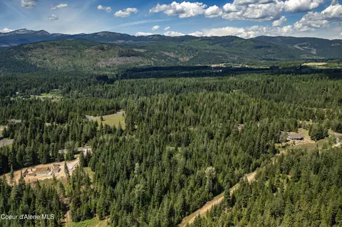 1046 Saddleback Dr, Naples, ID 83847 photo 16