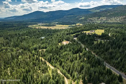 1046 Saddleback Dr, Naples, ID 83847 photo 13