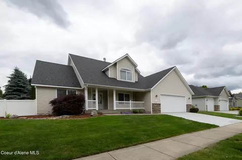 11440 N Rocking R Rd, Hayden, ID 83835