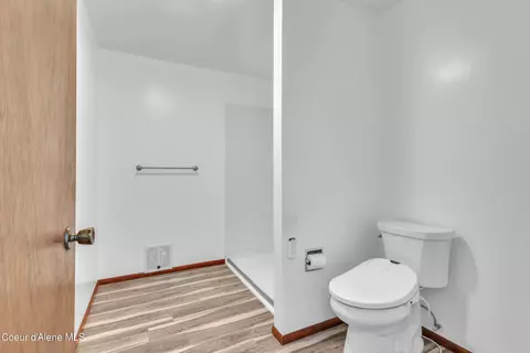 Bath - 3010 E Rivercrest Dr, Post Falls, ID 83854 photo 2 of 3