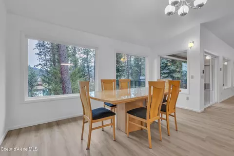 Dining - 3010 E Rivercrest Dr, Post Falls, ID 83854 photo 2 of 3