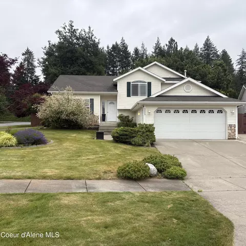 9053 N Drawbridge Ct, Hayden, ID 83835