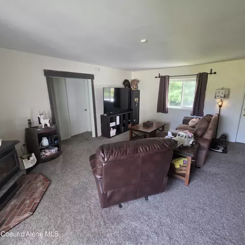 Living - 7375 E Sunrise Dr, Harrison, ID 83833 photo 3 of 3
