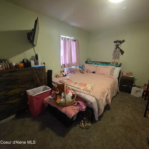 Bedroom - 7375 E Sunrise Dr, Harrison, ID 83833 photo 4 of 6