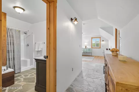 Entry Way - 76 Caseys Ln, Sandpoint, ID 83864 photo 5 of 6