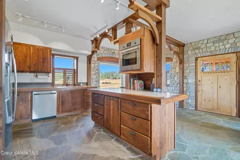 Kitchen - 76 Caseys Ln, Sandpoint, ID 83864 photo 5 of 7