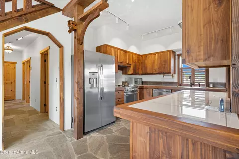 Entry Way - 76 Caseys Ln, Sandpoint, ID 83864 photo 1 of 6