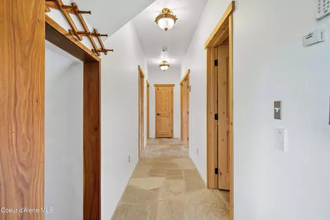 Entry Way - 76 Caseys Ln, Sandpoint, ID 83864 photo 2 of 6