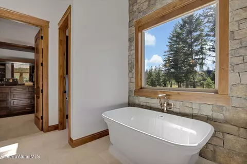 Bath - 1237 E Amulet Cir, Rathdrum, ID 83858 photo 1 of 5