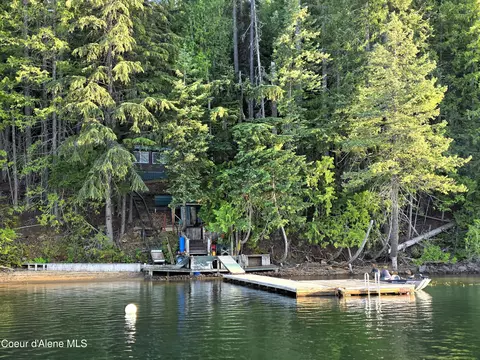 17914 S Spirit Lake Shr, Spirit Lake, ID 83869
