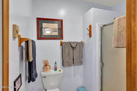 Bath - 134 N Frederick Ave, Harrison, ID 83833 photo 8 of 12