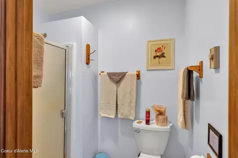 Bath - 134 N Frederick Ave, Harrison, ID 83833 photo 6 of 12