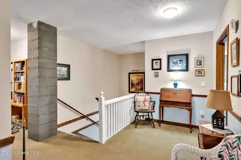 Entry Way - 134 N Frederick Ave, Harrison, ID 83833 photo 8 of 14
