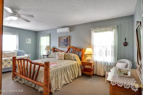 Bedroom - 134 N Frederick Ave, Harrison, ID 83833 photo 6 of 12