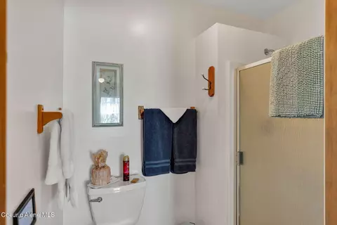 Bath - 134 N Frederick Ave, Harrison, ID 83833 photo 12 of 12