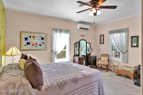 Bedroom - 134 N Frederick Ave, Harrison, ID 83833 photo 1 of 12