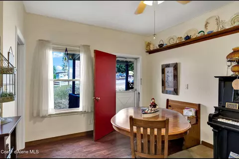 Dining - 134 N Frederick Ave, Harrison, ID 83833 photo 2 of 5