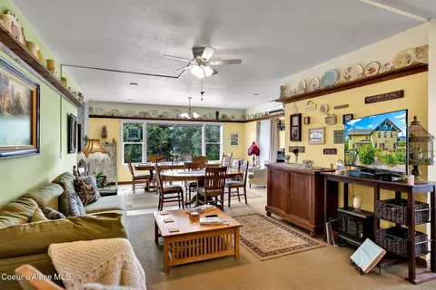 Living - 134 N Frederick Ave, Harrison, ID 83833 photo 1 of 4