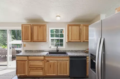 Kitchen - 4374 E Timberland Rd, Athol, ID 83801 photo 4 of 4