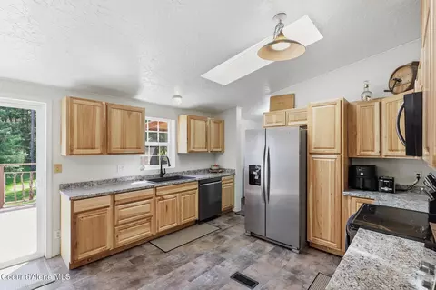 Kitchen - 4374 E Timberland Rd, Athol, ID 83801 photo 2 of 4