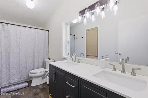 Bath - 4374 E Timberland Rd, Athol, ID 83801 photo 1 of 5