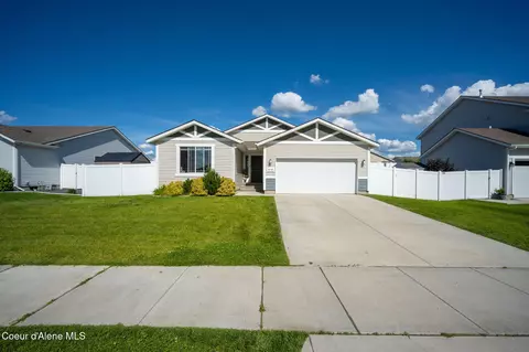 9852 N Berkshire St, Hayden, ID 83835