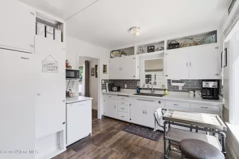 Kitchen - 515 Bunker Ave # 1, Kellogg, ID 83837 photo 4 of 6