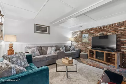 Living - 515 Bunker Ave # 1, Kellogg, ID 83837 photo 1 of 2
