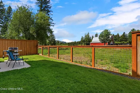 Exterior - 140 Madera Dr, Sandpoint, ID 83864 photo 1 of 7
