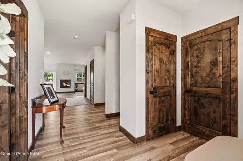 Entry Way - 140 Madera Dr, Sandpoint, ID 83864 photo 2 of 4