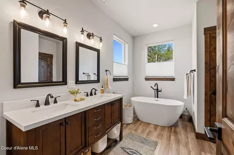 Bath - 140 Madera Dr, Sandpoint, ID 83864 photo 3 of 5